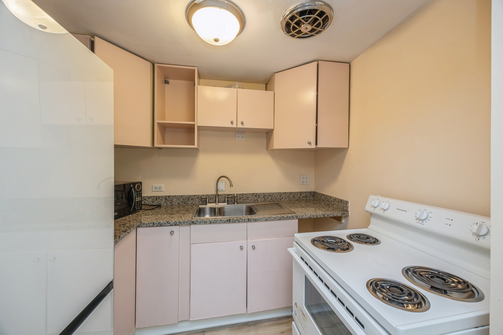 727 S Maple Avenue 301
