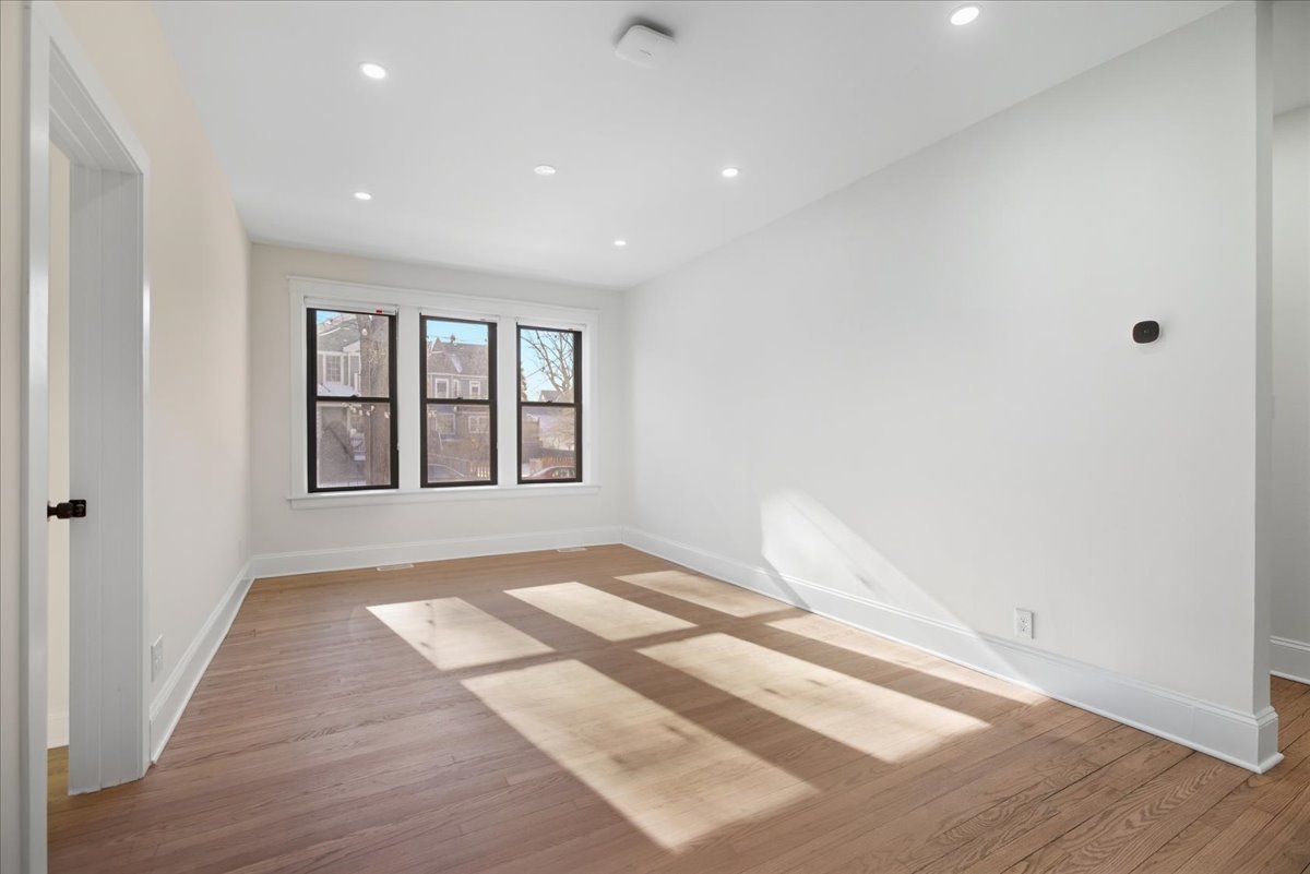 4638 N Hamilton Avenue 1