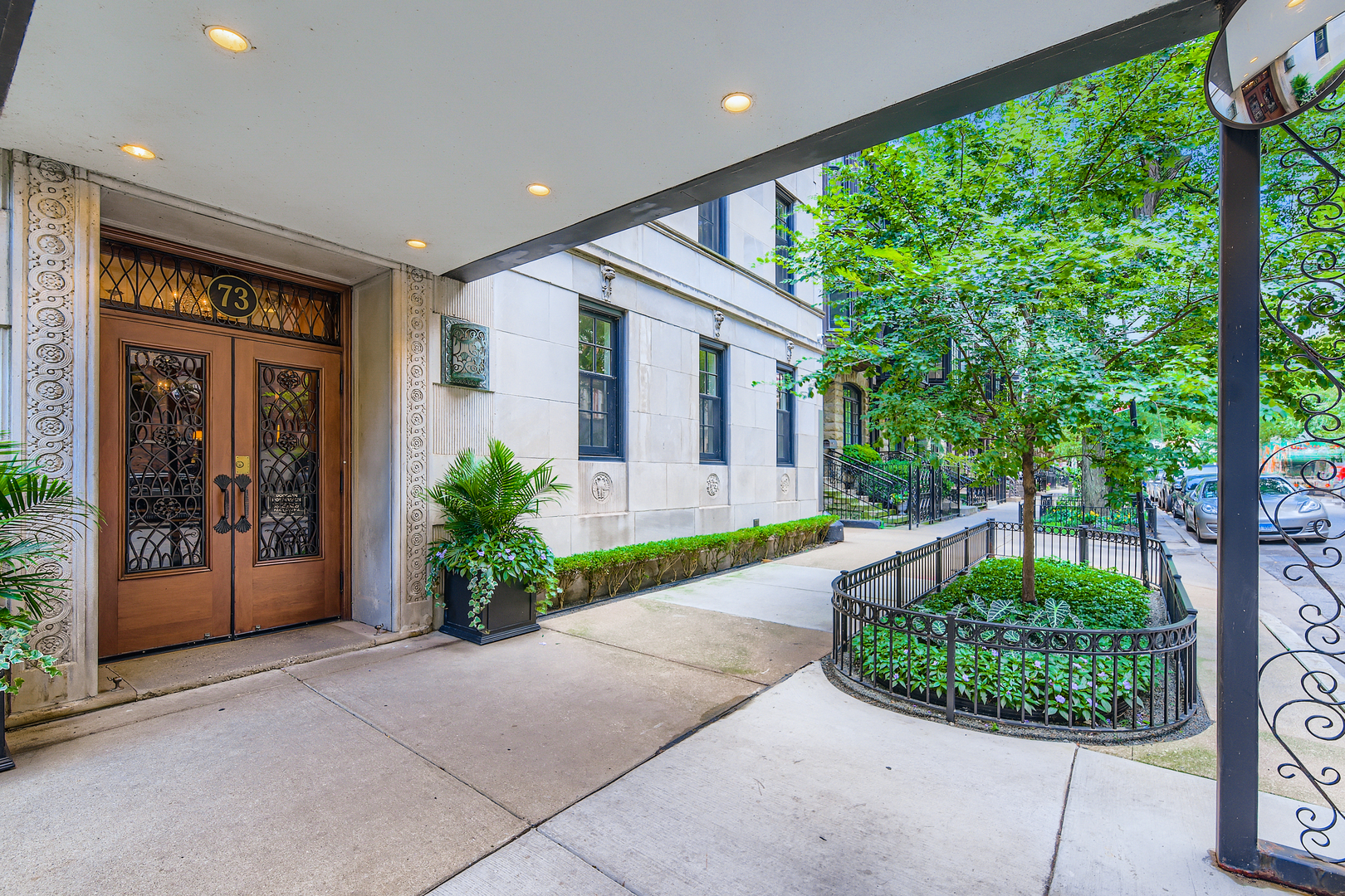 73 E Elm Street 4B