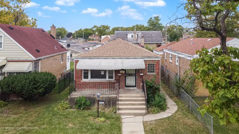 Photo of 9606 S Eggleston Avenue, Chicago, IL 60628 (MLS # 12493422)