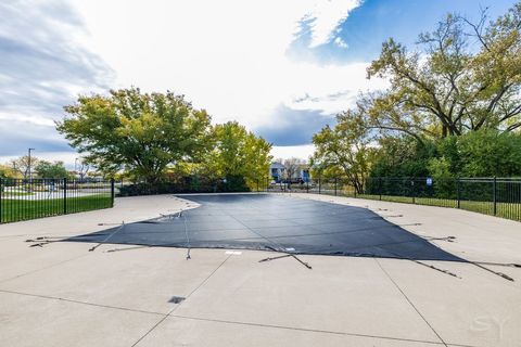 Tiny photo for 2000 Saint Regis Drive #6C, Lombard, IL 60148 (MLS # 12511920)