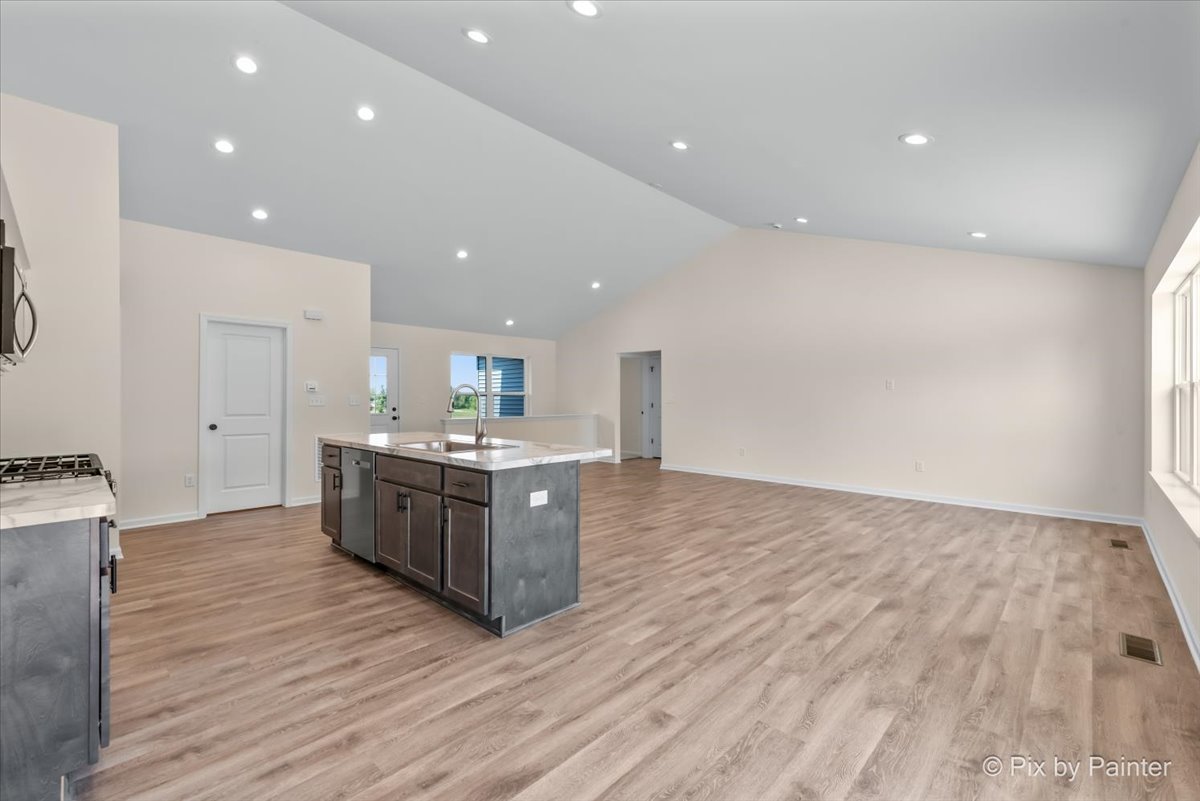 Harvard, Illinois 60033, United States, 3 Bedrooms Bedrooms, ,2 BathroomsBathrooms,Residential,Active,195729