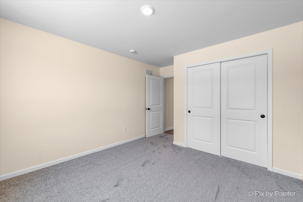 Harvard, Illinois 60033, United States, 3 Bedrooms Bedrooms, ,2 BathroomsBathrooms,Residential,Active,195729