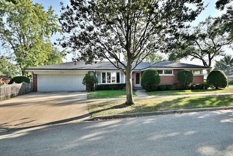 Photo of 236 W Adams Street, Elmhurst, IL 60126 (MLS # 12485910)