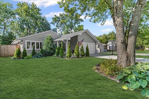Photo of 1132 Whitfield Road, Northbrook, IL 60062 (MLS # 12465555)