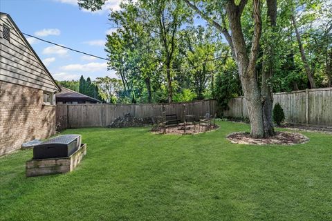 Tiny photo for 1132 Whitfield Road, Northbrook, IL 60062 (MLS # 12465555)