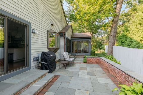 Tiny photo for 45 Warrington Drive, Lake Bluff, IL 60044 (MLS # 12612198)