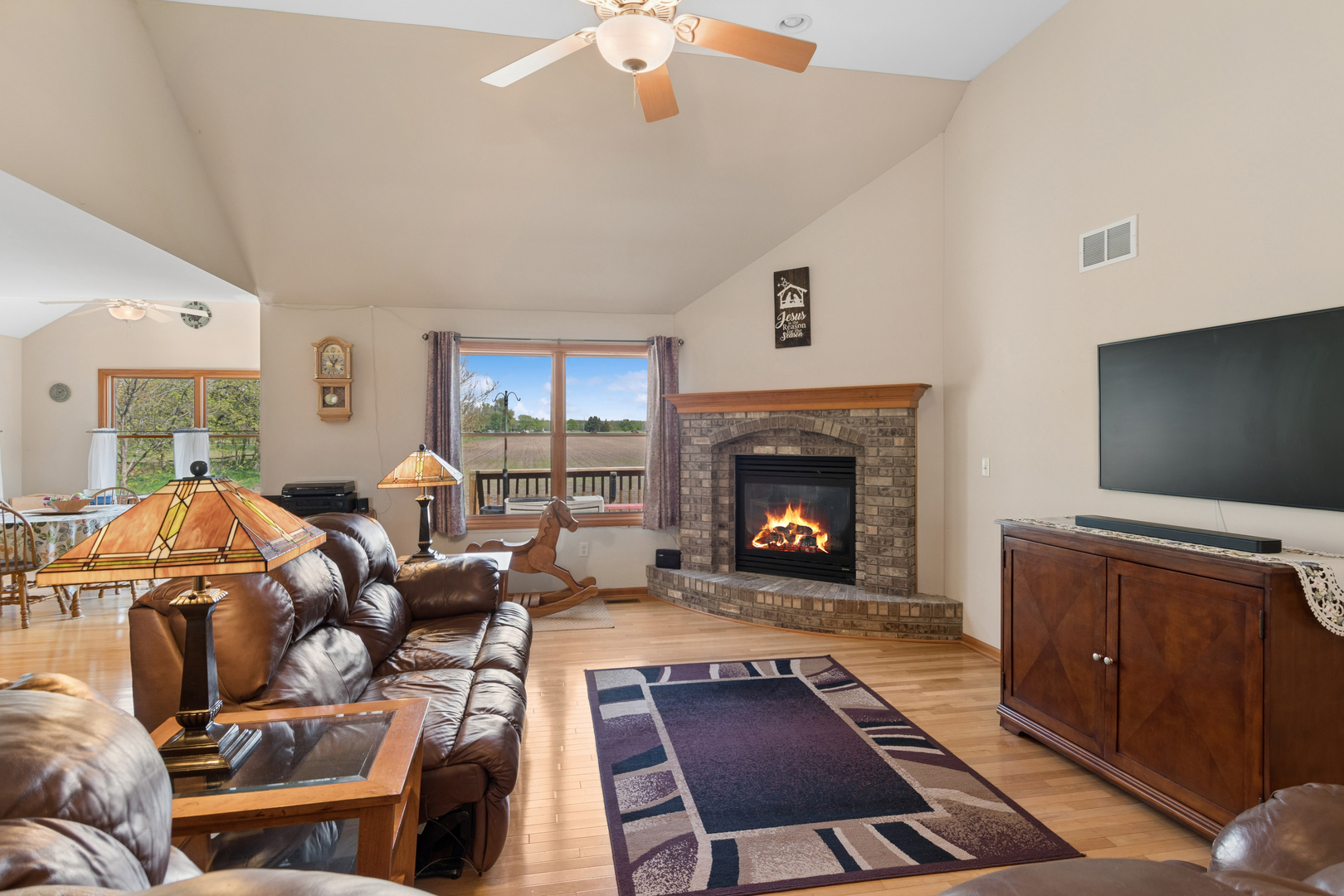 1305 W Northwind Drive