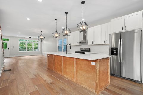 Tiny photo for 2224 N Nordica Avenue, Chicago, IL 60707 (MLS # 12487112)