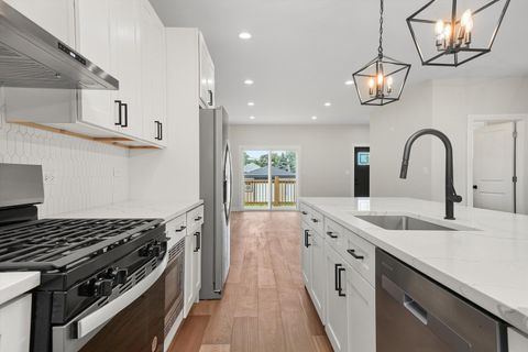 Tiny photo for 2224 N Nordica Avenue, Chicago, IL 60707 (MLS # 12487112)