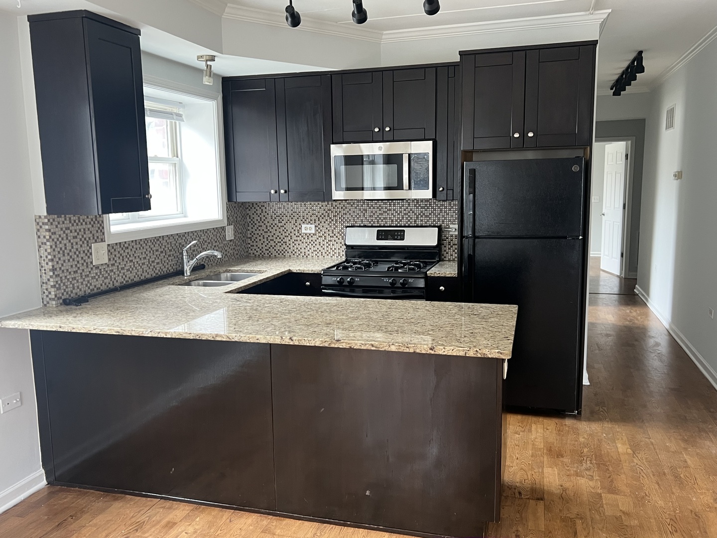 2622 W Diversey Avenue 101