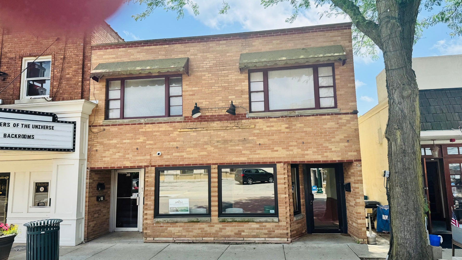 382 Lake Street
