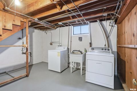 Tiny photo for 71 CRESTWOOD Terrace, Davenport, IA 52803 (MLS # QC4270104)