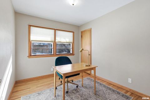 Tiny photo for 71 CRESTWOOD Terrace, Davenport, IA 52803 (MLS # QC4270104)