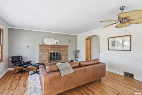 Tiny photo for 71 CRESTWOOD Terrace, Davenport, IA 52803 (MLS # QC4270104)