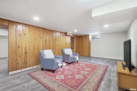 Tiny photo for 71 CRESTWOOD Terrace, Davenport, IA 52803 (MLS # QC4270104)