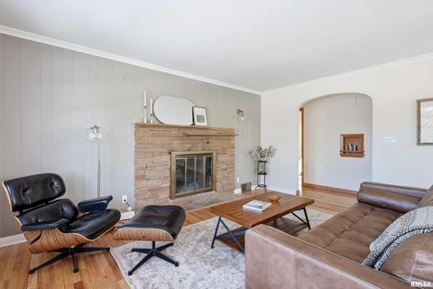 Tiny photo for 71 CRESTWOOD Terrace, Davenport, IA 52803 (MLS # QC4270104)