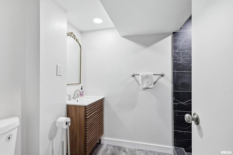 Tiny photo for 71 CRESTWOOD Terrace, Davenport, IA 52803 (MLS # QC4270104)