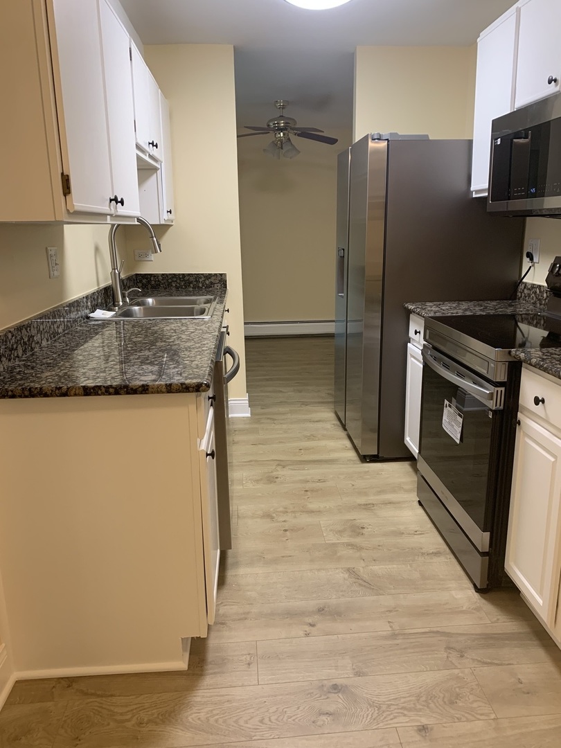 1813 Hemlock Place 107