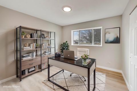 Tiny photo for 260 Mohave Street, Hoffman Estates, IL 60169 (MLS # 12582955)