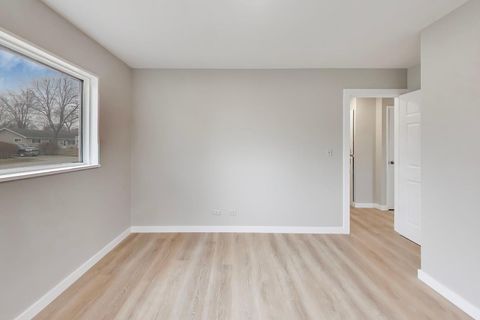 Tiny photo for 260 Mohave Street, Hoffman Estates, IL 60169 (MLS # 12582955)