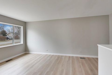 Tiny photo for 260 Mohave Street, Hoffman Estates, IL 60169 (MLS # 12582955)