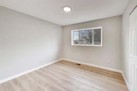 Tiny photo for 260 Mohave Street, Hoffman Estates, IL 60169 (MLS # 12582955)