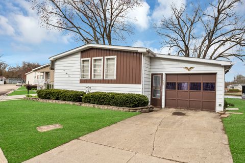 1053 Lakeview Road Elgin IL 60123
