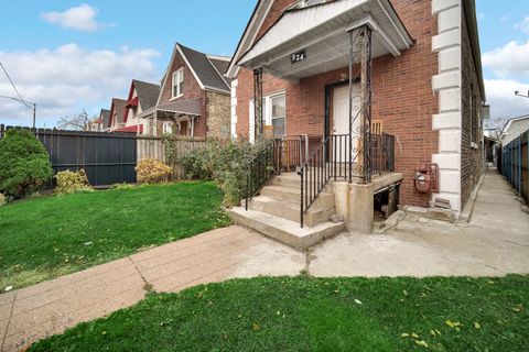 Tiny photo for 924 N PULASKI Avenue, Chicago, IL 60651 (MLS # 12563724)