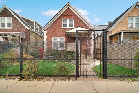 Tiny photo for 924 N PULASKI Avenue, Chicago, IL 60651 (MLS # 12563724)