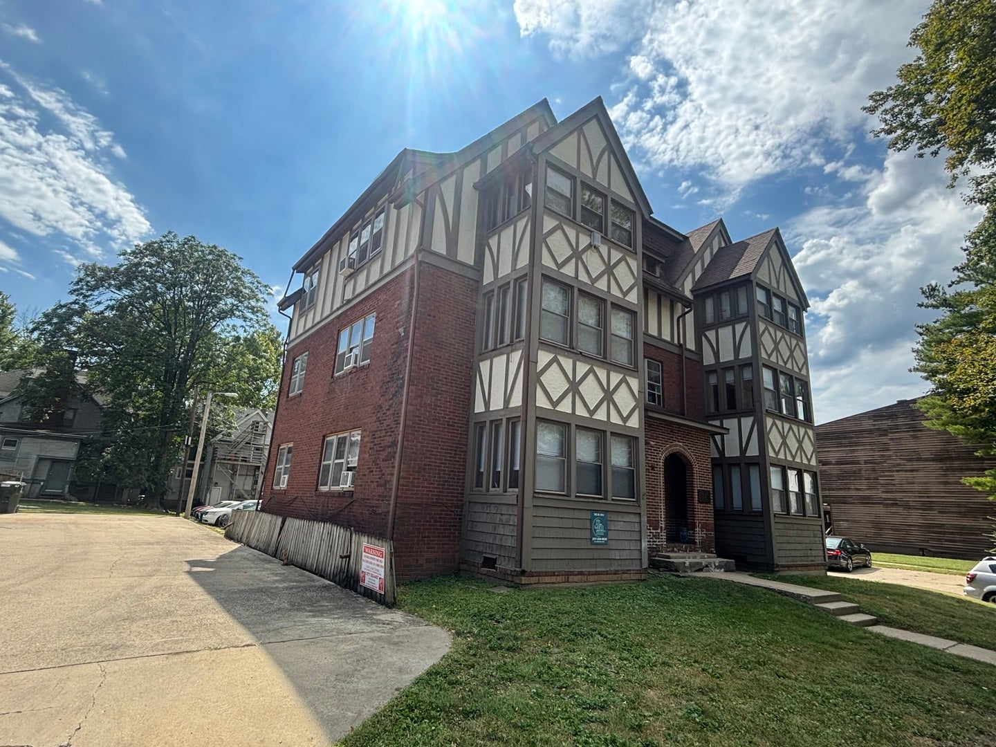 705 W Elm Street