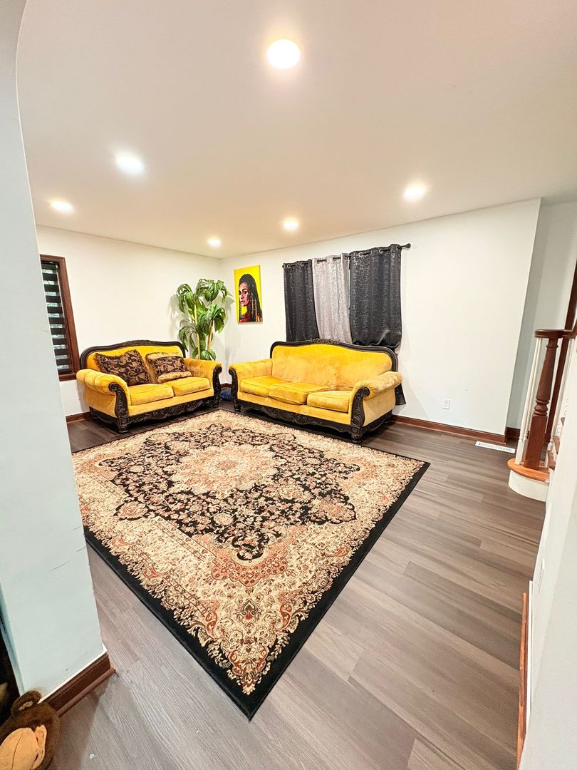 1719 S 4th Place