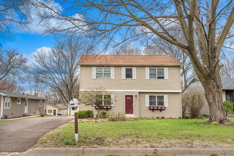1719 S 4th Place St. Charles IL 60174