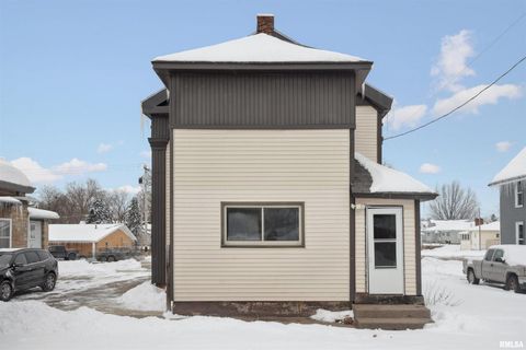 Tiny photo for 707 W PLATT Street, Maquoketa, IA 52060 (MLS # QC4269938)