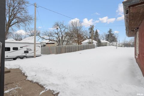 Tiny photo for 707 W PLATT Street, Maquoketa, IA 52060 (MLS # QC4269938)