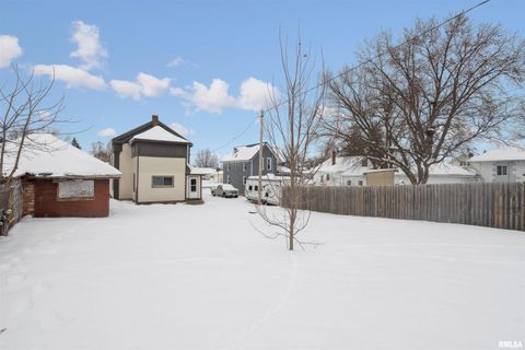 Tiny photo for 707 W PLATT Street, Maquoketa, IA 52060 (MLS # QC4269938)