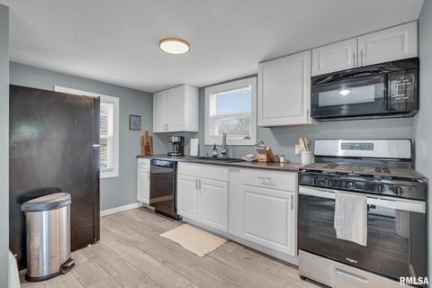 Tiny photo for 235 W 32ND Street, Davenport, IA 52803 (MLS # QC4257728)