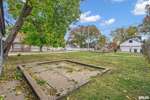Tiny photo for 235 W 32ND Street, Davenport, IA 52803 (MLS # QC4257728)
