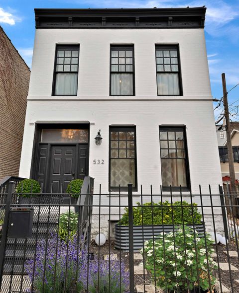 532 N Claremont Avenue Chicago IL 60612