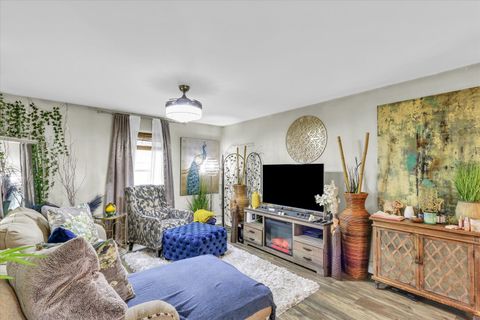 Tiny photo for 404 W Maple Street, Champaign, IL 61820 (MLS # 12616686)