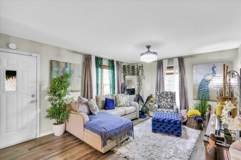 Tiny photo for 404 W Maple Street, Champaign, IL 61820 (MLS # 12616686)