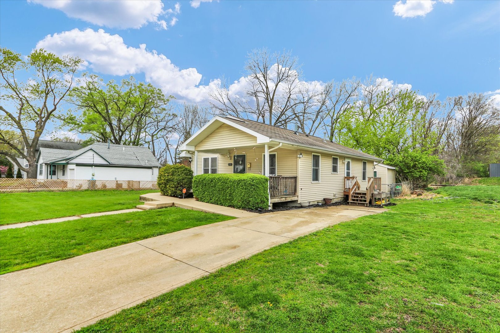 404 W Maple Street