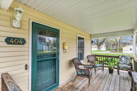 Tiny photo for 404 W Maple Street, Champaign, IL 61820 (MLS # 12616686)