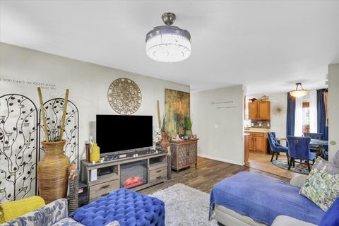 Tiny photo for 404 W Maple Street, Champaign, IL 61820 (MLS # 12616686)