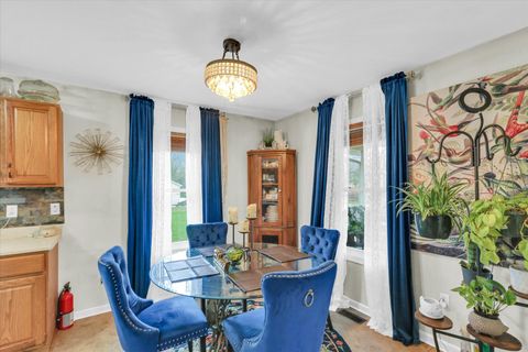 Tiny photo for 404 W Maple Street, Champaign, IL 61820 (MLS # 12616686)