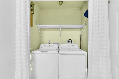 Tiny photo for 404 W Maple Street, Champaign, IL 61820 (MLS # 12616686)