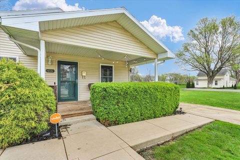 Tiny photo for 404 W Maple Street, Champaign, IL 61820 (MLS # 12616686)