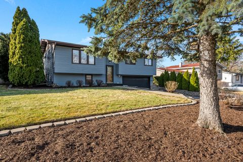 Tiny photo for 563 Hitchcock Avenue, Lisle, IL 60532 (MLS # 12587604)