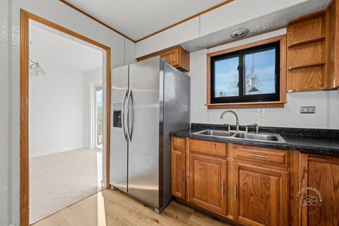 Tiny photo for 563 Hitchcock Avenue, Lisle, IL 60532 (MLS # 12587604)