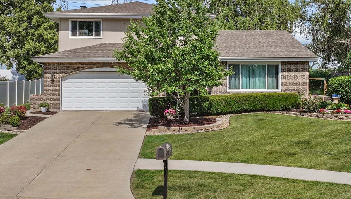 Photo 1 of 29 — 13015 W Split Rail Court, Homer Glen, IL 60491